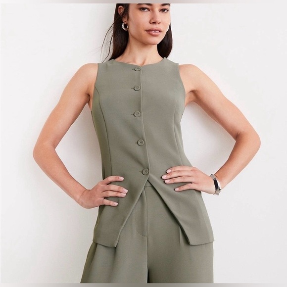 Button down Suit Vest - Picture 7 of 10